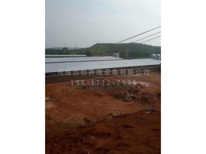 4400头育肥猪场设备安装现场